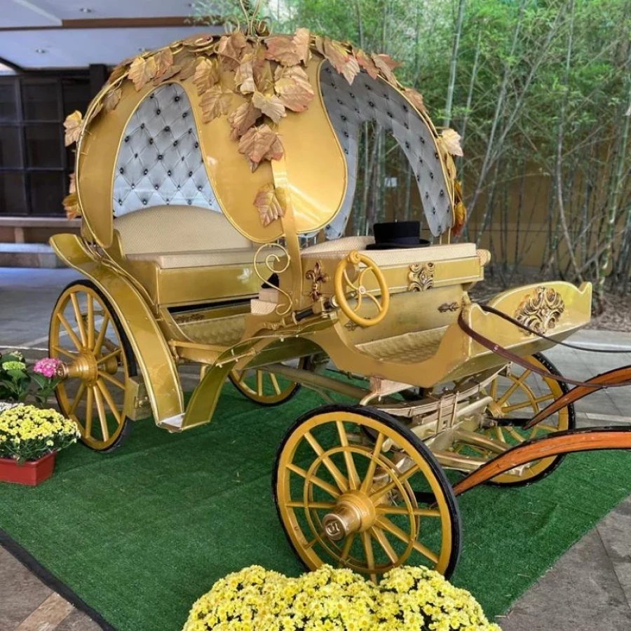 Decoração Carruagem Dourada