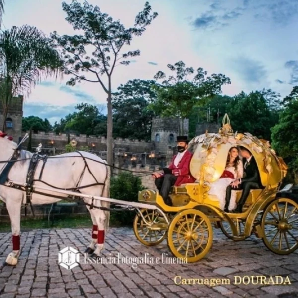 Carruagem Dourada